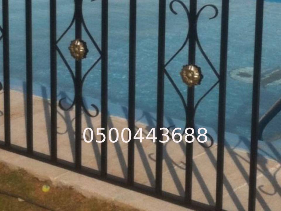 تصميم حاجز حديد للمسابح