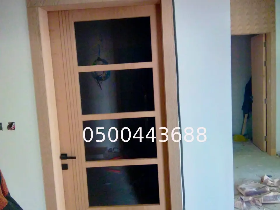 ورشة ابواب خشب داخلية بالرياض