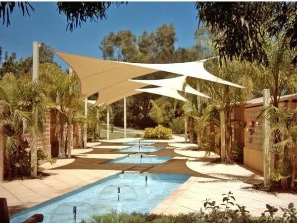 تصاميم مظلات مسابح الرياض